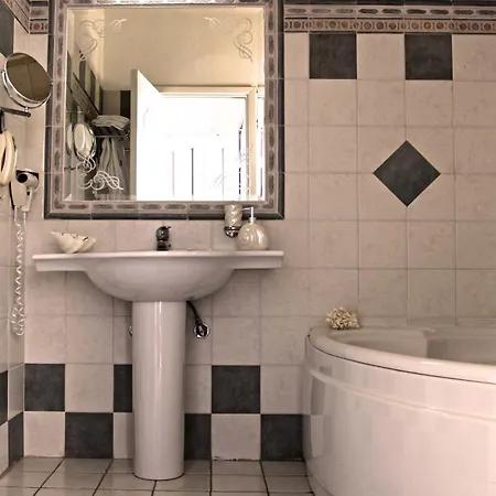 Hotell Anatolia Ano Mera